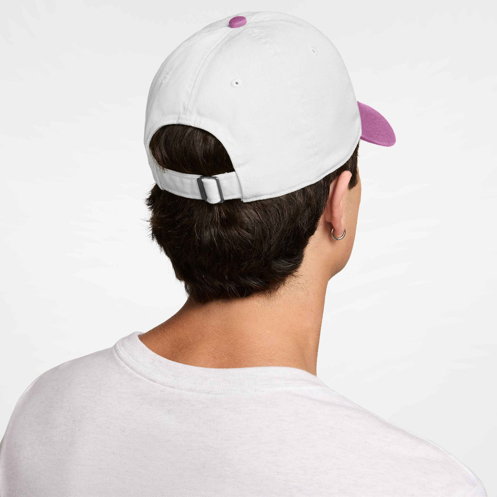 Nike Club Unstructured Futura Wash Cap in White/Lt Magenta/Lt Magenta