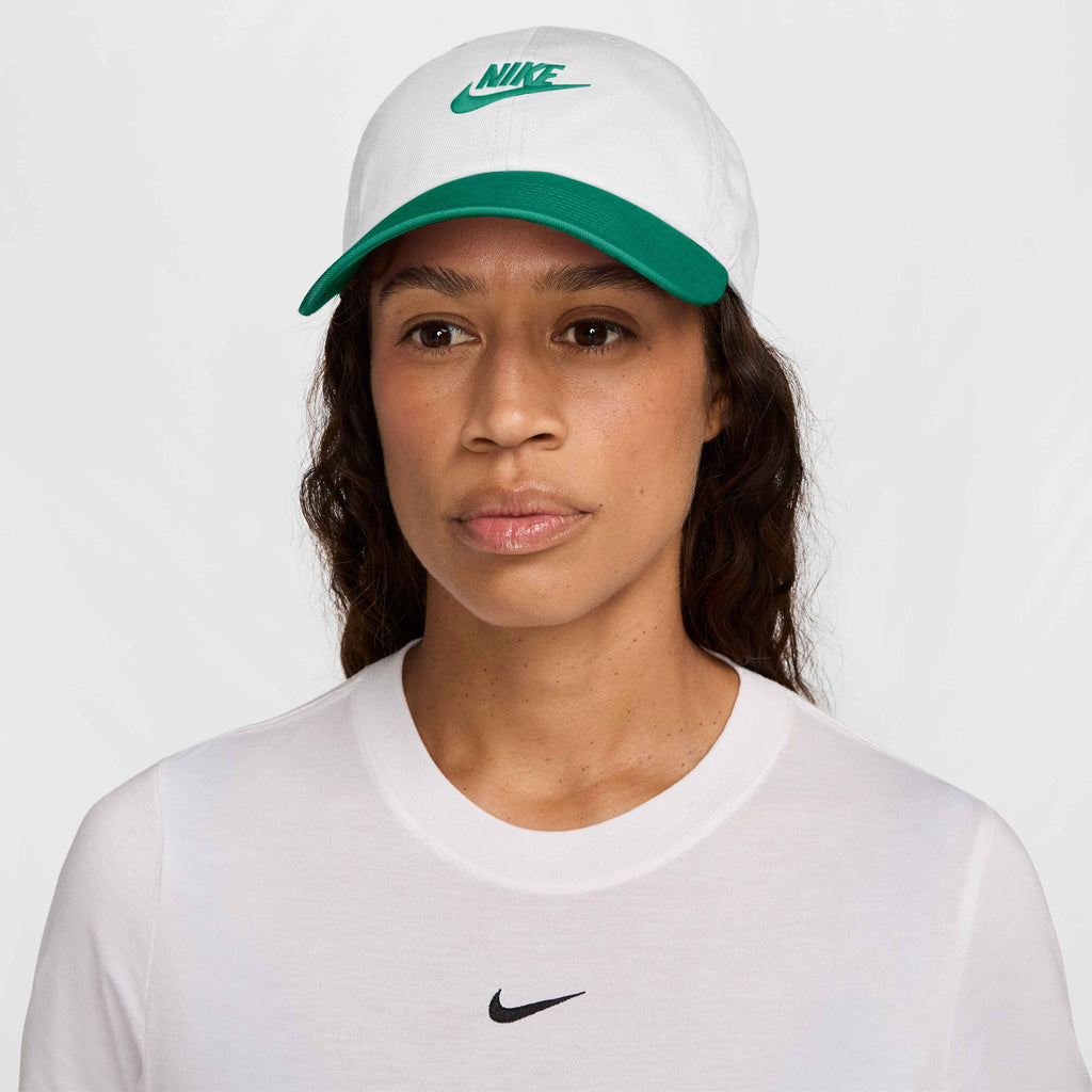 Nike Club Unstructured Futura Wash Cap in White/Malachite/Malachite