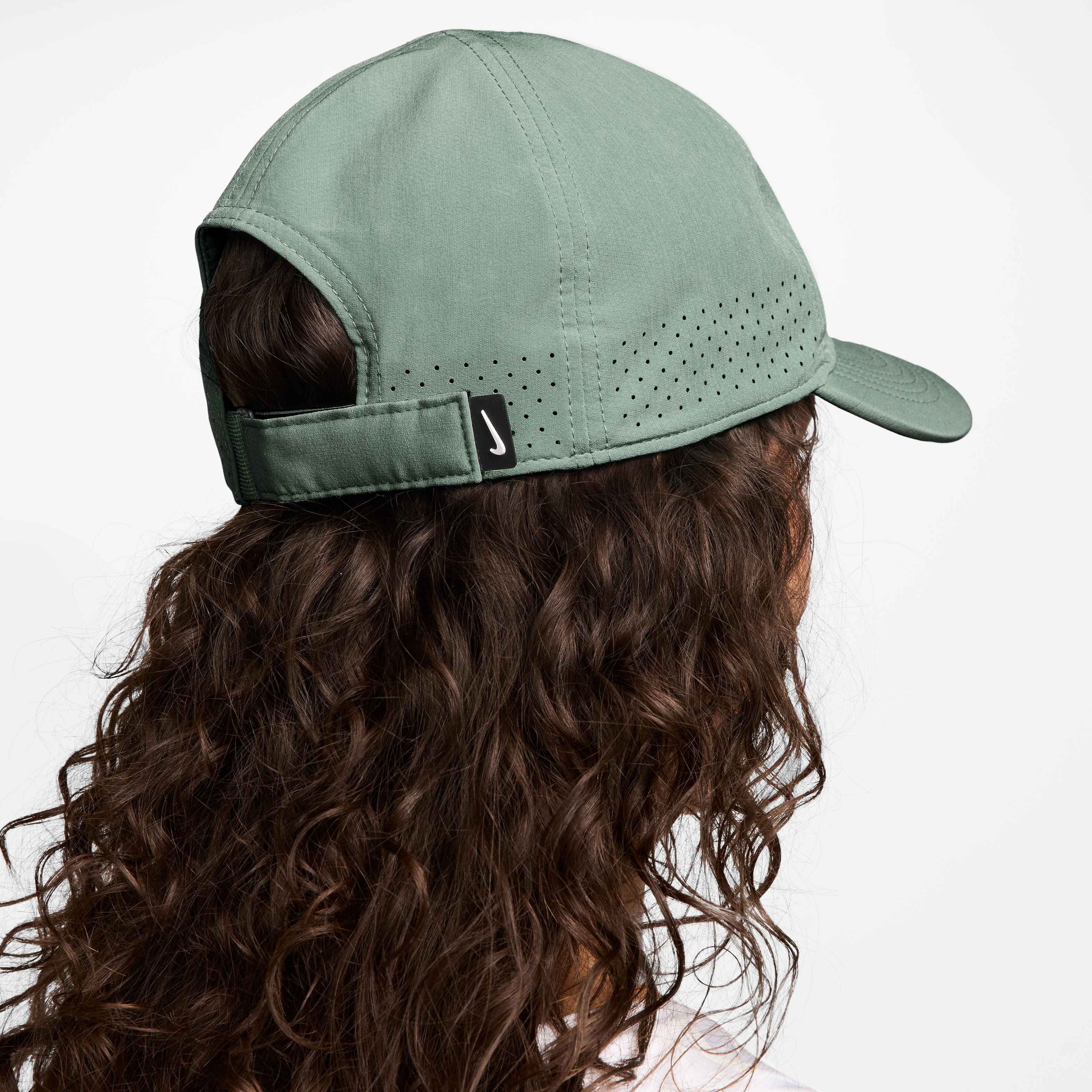 Nike Dri-FIT ADV Club Unstructured Tennis Cap in Steam/Black